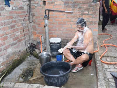 Bareilly News: योगी सरकार में मंत्री नंद गोपाल नंदी ने दलित परिवार के घर में नहाया और फिर किया भोजन, पढ़ें पूरा मामला