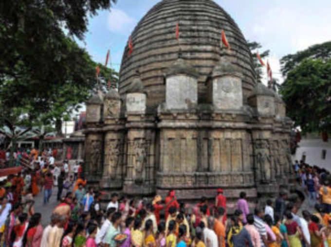 कामाख्या मंदिर अंबुवाची मेले का नजारा