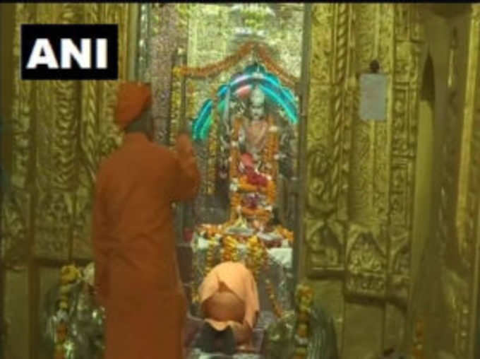 सीएम ने की देवी पाटन मंदिर में पूजा