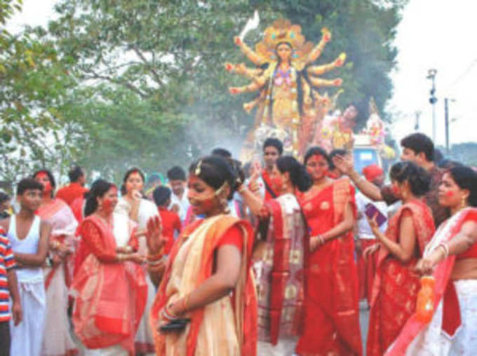 विसर्जन की खास परंपराएं और शुभ मुहूर्त