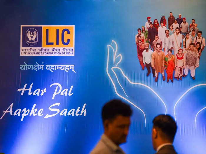 LIC IPO: पहले ही दिन 67 फीसद सब्सक्राइब हुआ एलआईसी का आईपीओ, जानिए पॉलिसीहोल्डर्स और कर्मचारियों से आज कितना मिला रेस्पांस