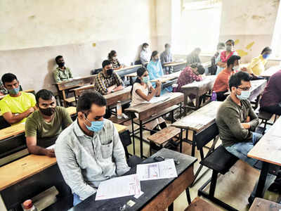 Offline Exam: ऑफलाइन परीक्षांमध्ये संघटनांकडून अडथळे