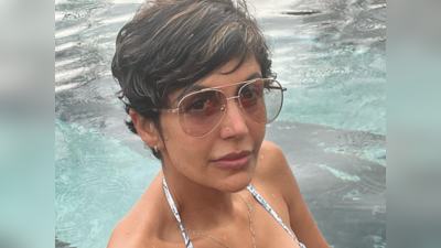 Mandira Bedi ने Bikini में तस्वीरें शेयर कर बढ़ा दी गर्मी, ट्रोल्स के कारण करना पड़ा कॉमेंट बॉक्स लॉक