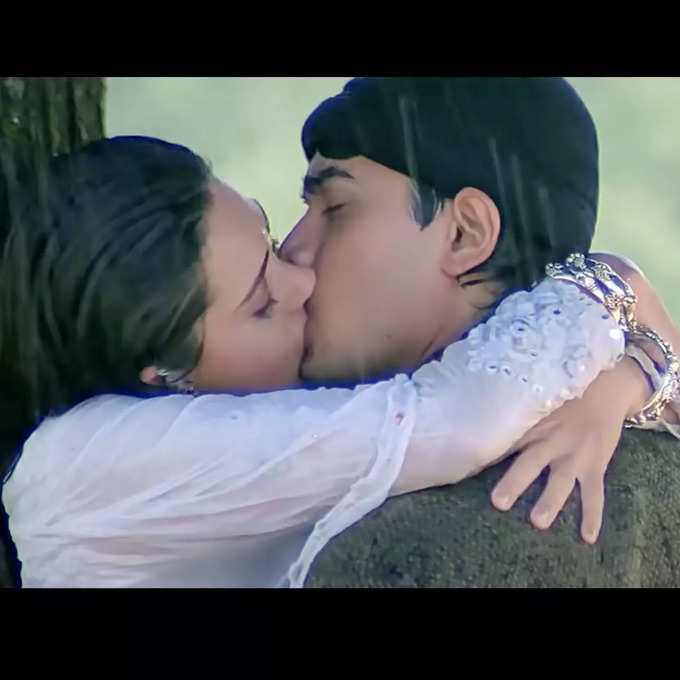 aamir karisma kiss