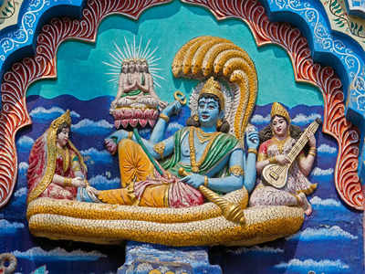 Guruvar Vrat Katha: गुरुवार व्रत कथा और पूजा इस विधि से करेंगे तो भगवान विष्णु बनाएंगे धनवान