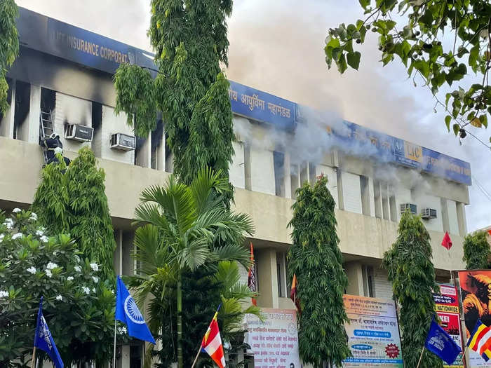 Fire breaks out in LIC office building in Santacruz area in Mumbai