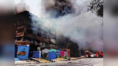 एमआयडीसीतील आगीत दोन ठार; नवी मुंबईतील पावणे येथील चार कंपन्या खाक