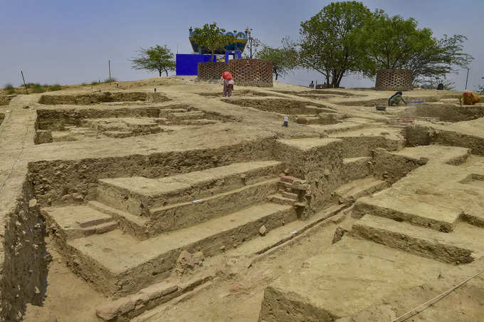 **EDS: TO GO WITH STORY** Hisar: Excavation site RGR 1 of Archeological Survey o...