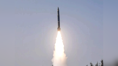Hypersonic Missile: रूस तैयार कर रहा महाविनाशक हथियार, पानी, हवा और जमीन से लॉन्च हो सकेगी हाइपरसोनिक मिसाइल