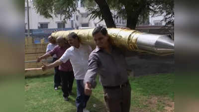 Viral Video: ಈ ಪೆನ್ನಿನ ತೂಕ ಬರೋಬ್ಬರಿ 37.2 ಕೆ.ಜಿ!: ಅಚ್ಚರಿ ಮೂಡಿಸುತ್ತದೆ ಈ ದೃಶ್ಯ