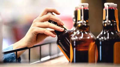 Delhi Liquor News: 1 जून से हो सकती है शराब और बीयर की किल्लत, 31 मई के बाद गिरेगा 100-150 दुकानों का शटर