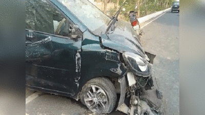 Noida News: नोएडा में अनियंत्रित होकर डिवाइडर से टकराकर पलटी कार, फुटबॉल खेलने जा रहे  7 छात्र घायल