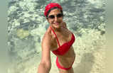 Mandira Bedi ने समंदर में लगाई आग, Red Bikini वाली तस्वीरें इंटरनेट पर मचा रहीं धमाल