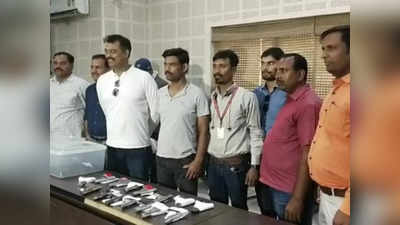 Indore Crime News : अवैध हथियार बनाने और तस्‍करी करने वाले गिरोह का पर्दाफाश, 15 पिस्‍टल व 590 बैरल बरामद