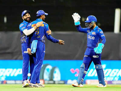 Mumbai Indians-এর বিরুদ্ধে লজ্জার হার, প্লেঅফ থেকে ছিটকে গেলেন MS Dhoni-রা