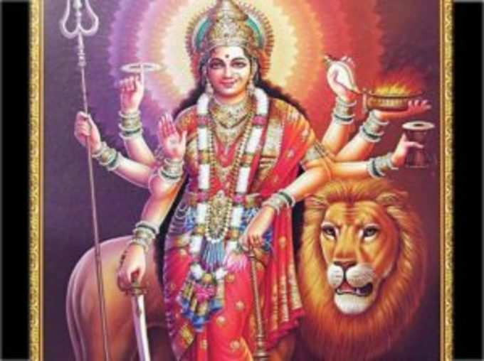 लाल जोड़ा में मां दुर्गा को देखना