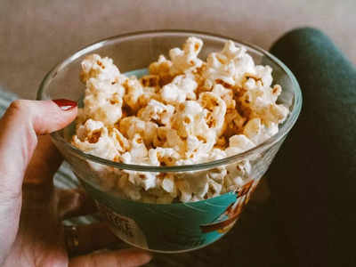 थिएटरची मजा आता घरातही, आवडत्या शोजसोबत आनंद घ्या या microwave popcorn चा