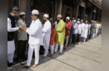 Eid pics of India and other countries भारत सहित दुनिया भर में ईद का त्योहार, देखें तस्वीरें