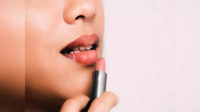 Lipstick Tips : लिपस्टिक लावल्यामुळे तुमचे ओठ फाटतात? 5 टिप्स ठेवतील अतिशय मुलायम