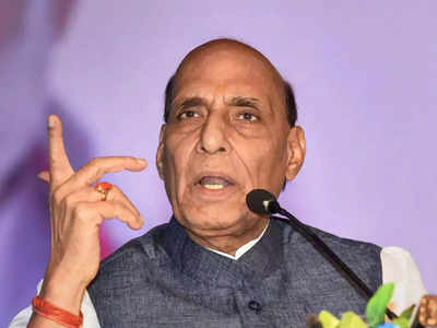 Rajnath Singh: लखनऊ में अपने ड्रीम प्रॉजेक्ट किसान पथ और गोमती नगर स्टेशन की प्रगति देख खफा हुए रक्षामंत्री राजनाथ सिंह