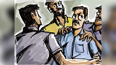 Meerut News: मेरठ में कुर्ता-पजामा पहन परीक्षा देने कॉलेज गए छात्र को पीटा, CCTV खंगाल जांच में जुटी पुलिस
