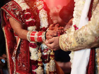Moradabad news: घरवालों के खिलाफ रचाई शादी, सुहागरात पर ही आ गई तलाक की नौबत, जानिए पूरा मामला