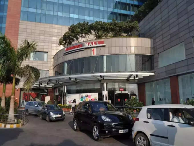 गुरूग्राम में एंबियंस मॉल - Ambience Mall in Gurgaon