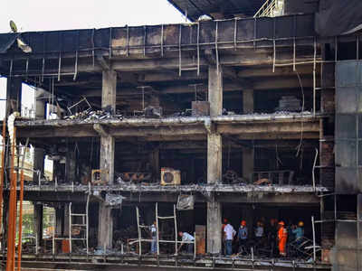 मुंडका अग्निकांड: इमारत का मालिक मनीष लाकड़ा गिरफ्तार, 27 शवों में 19 की पहचान बाकी