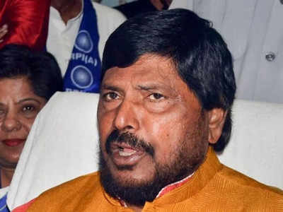 Ramdas Athawale demand Wife’s Day: मदर्स डे की तरह मनाया जाए Wife’s Day, अनोखी ड‍िमांड कर रामदास आठवले ने द‍िया ये तर्क