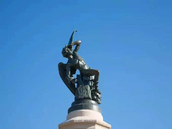फॉलन एंजेल की मूर्ति, मैड्रिड, स्पेन - Statue of the Fallen Angel, Madrid, Spain