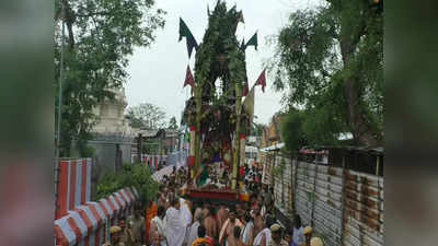 தர்மபுரியில் கம்பீரமாக ஊர்வலம் சென்ற தேர் - உயர்நீதிமன்ற உத்தரவால் திருவிழா படுஜோர்