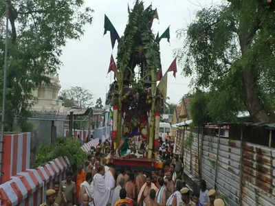 தர்மபுரியில் கம்பீரமாக ஊர்வலம் சென்ற தேர் - உயர்நீதிமன்ற உத்தரவால் திருவிழா படுஜோர்