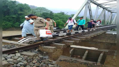 Assam flood: असम में बाढ़ से तबाही, दो लाख से ज्यादा प्रभावित, 8 लोगों की मौत, एयरलिफ्ट कर बचाई 119 यात्रियों की जान