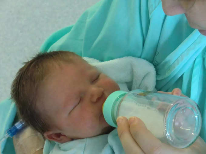 baby feeding bottle