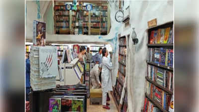 Raj Thackeray: अबब! राज ठाकरे यांची दीड तासात ५० हजार रुपयांची पुस्तक खरेदी