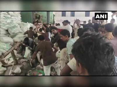 Morbi Factory Accident: தொழிற்சாலையில் இடிந்து விழுந்த சுவர் - 12 பேர் உயிரிழப்பு!