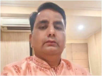 Gujarat News: ज्ञानवापी मस्जिद में मिले शिवलिंग पर AIMIM नेता ने जहर उगलते हुए क‍िया ट्वीट, गुजरात पुल‍िस ने दबोचा