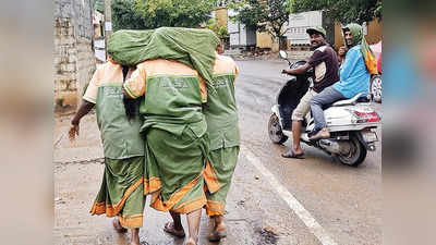 ರಾಮನಗರ: ಪೌರ ಕಾರ್ಮಿಕರಿಗೆ ಸಕಾಲಕ್ಕೆ ವೇತನ ಪಾವತಿಸಿ