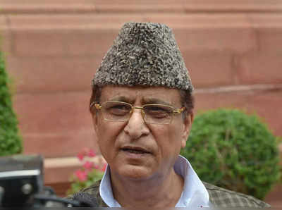 Azam Khan: आजम खान की 250 बीघा जमीन प्रशासन ने कब्ज़े में ली, ट्रैक्टर-ट्राली में सीमेंट के पिलर लेकर जौहर यूनिवर्सिटी पहुंची राजस्व टीम