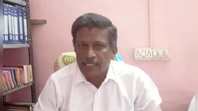 பேரறிவாளன் விடுதலையை கொண்டாடும் திமுக; காங்கிரஸ் மாவட்ட தலைவர் ராஜினாமா!