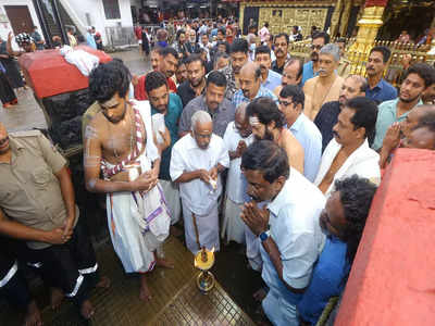 അനുജ്ഞ നേടി; പതിനെട്ടാം പടിക്ക് ഇനി ഹൈഡ്രോളിക് മേൽക്കൂര