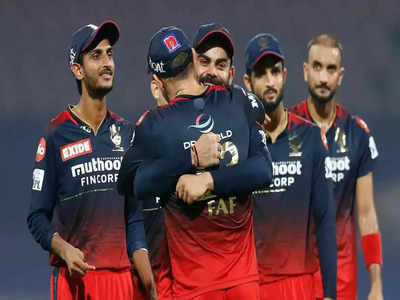 RCB च्या विजयाने २ संघांचा खेळ खल्लास, आता Playoff च्या दोन जागांसाठी ३ संघात काटे की टक्कर