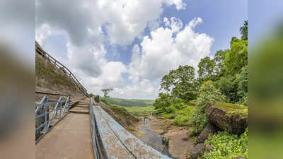 महाराष्ट्र में है भारत का सबसे छोटा हिल स्टेशन, जहां जान हथेली पर रखकर घूमने आते हैं लोग