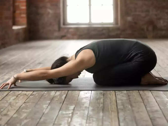 ​முடி உதிர்தலை கட்டுப்படுத்தும் பாலாசனம் (balasana)