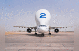 Beluga aircraft : अहमदाबाद एयरपोर्ट पर उतरा विशालकाय व्हेल जैसा एयरक्राफ्ट, तस्वीरें देखकर आप भी हो जाएंगे हैरान