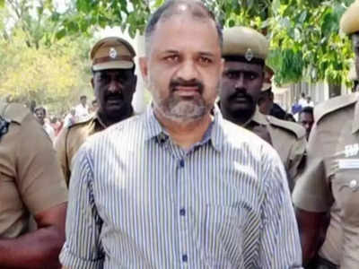 பேரறிவாளன் விடுதலையானதும் ஜெ. சிலைக்கு தான் மாலை அணிவித்திருக்கணும்: விஜய் பட இயக்குநர்