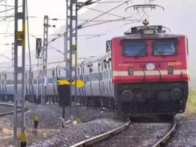 Indian Railways: খড়গপুরে চলবে ইলেকট্রনিক ইন্টারলকিংয়ের কাজ, বাতিল  দূরপাল্লার কোন কোন ট্রেন, দেখে নিন একনজরে