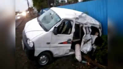 Noida Accident News: ग्रेटर नोएडा में रोडवेज बस ने कार में मारी टक्कर, मां और बेटी की मौत, 6 घायल