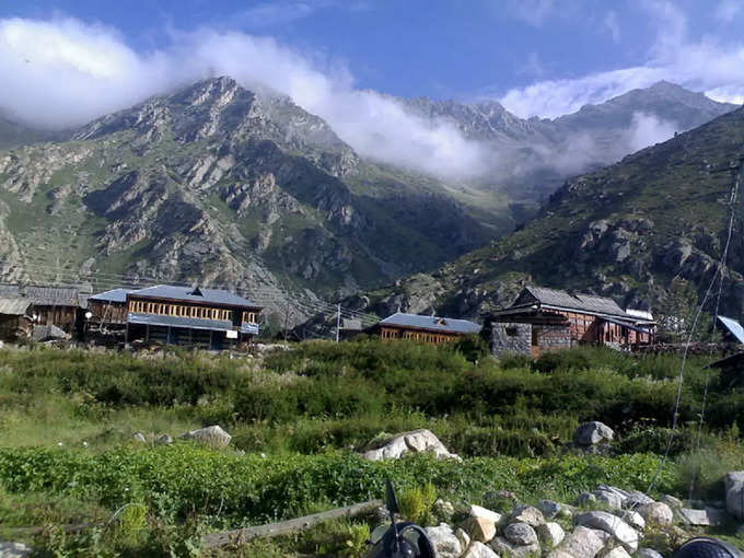 चितकुल में ट्रैकिंग - Trekking in Chitkul