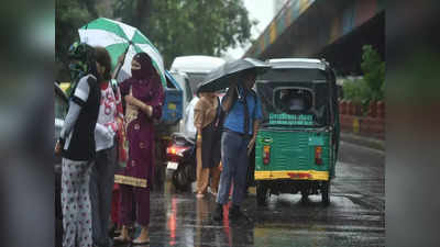 Delhi Rain News : दिल्ली में बारिश और आंधी ने दिलाई गर्मी से राहत, जलभराव से ट्रैफिक जाम, मकान, पेड़ गिरने से 8 लोग घायल